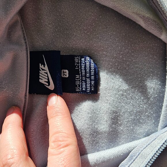 2T Nike sweat shirt. - Picture 3 of 4